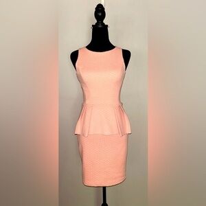 Gianni Bini Light Peach Textured Peplum Dress XS Classic Style